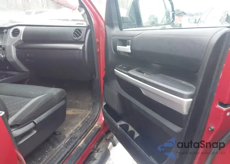 2017 Toyota Tundra Sr5 5.7L V8 z USA, uszkodzony, nr VIN 5TFUY5F11HX660977